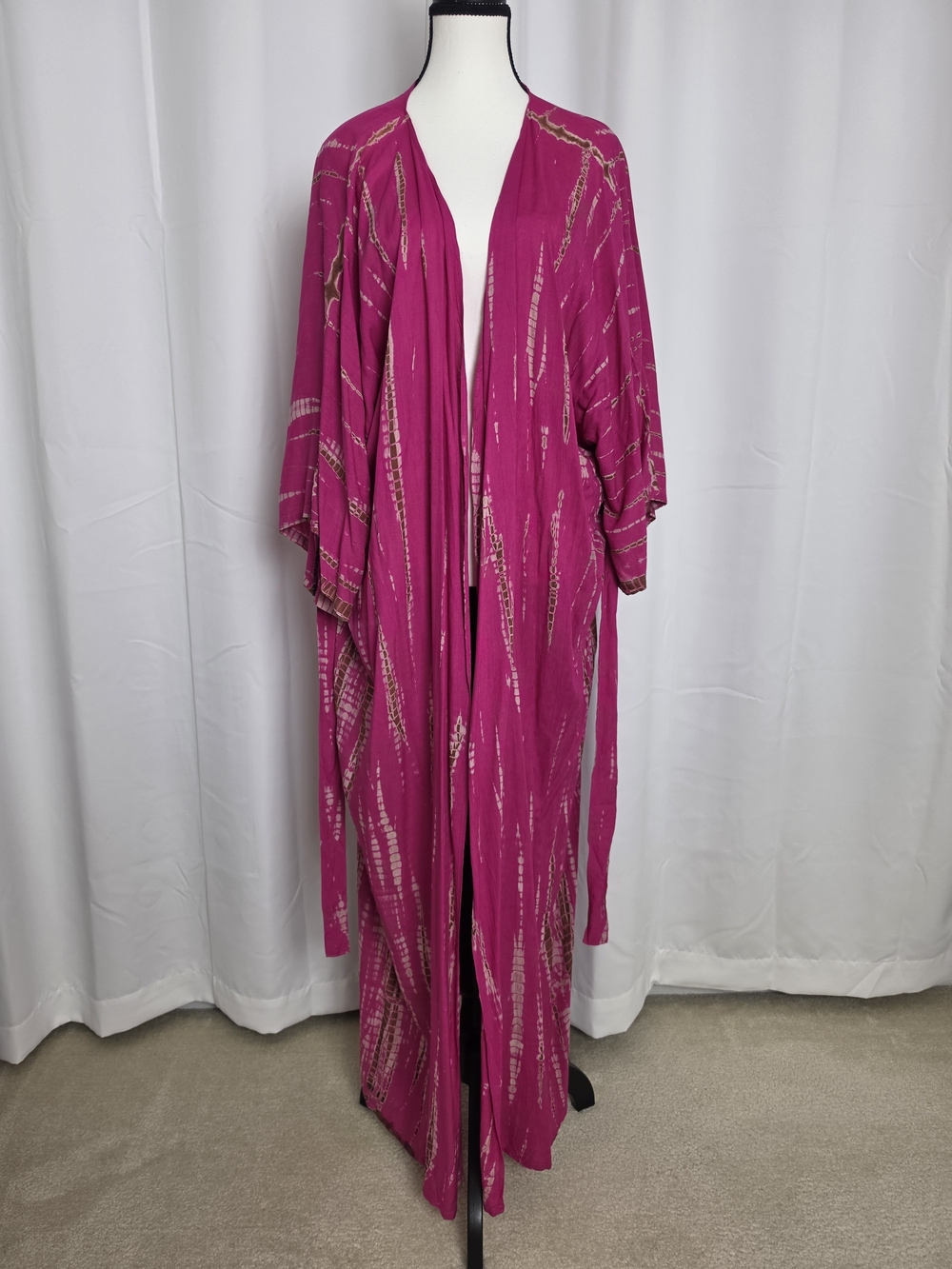 NWT Long Open-Front Kimono Robe in Fuchsia